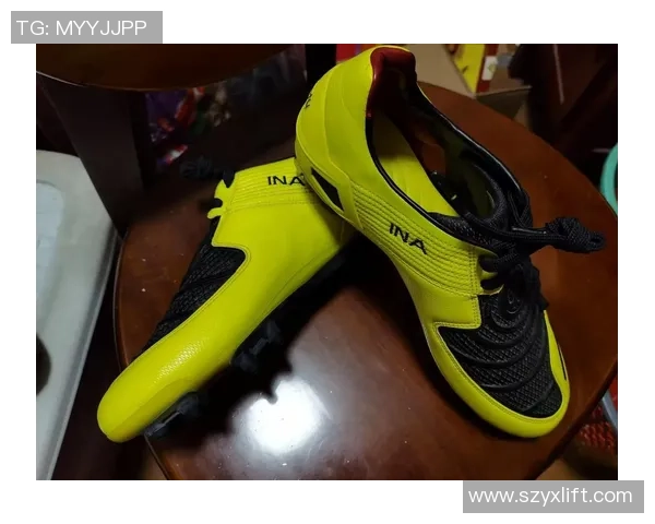 足球巨星鞋履精选合集：探索顶级球员的专属运动鞋与独特风格